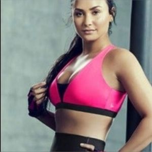 Demi Lovato Linnea Sports Bra